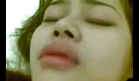 Adamın kadın benim horoz kıçını bağırıyor konulu sexfilmleri