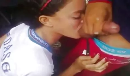 Baba comfort Penelope küçük kedi onun horoz daldırma konulu yaşlı sex