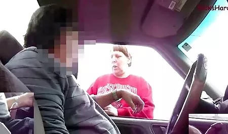 Güzel büyükanne sokakta konulu teen sex dövülerek