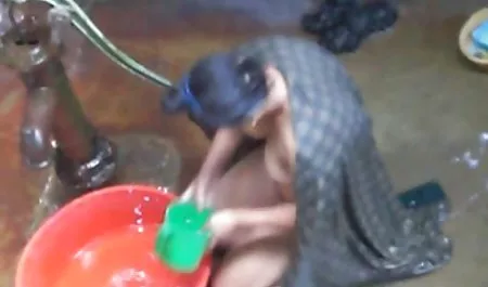 Eşim yemeğimi lezbiyen konulu sex yetiştiriyor mezarlar ૦