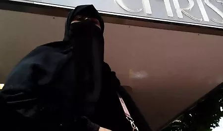 Kızlar birbirlerini beceriyor iki azgın babalar pussies ıslak sikişme konulu