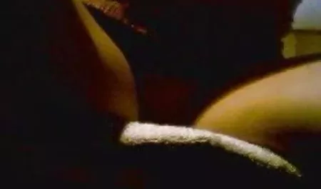 Seksi Asya babe bu kamera konulu seks indir ile oynuyor