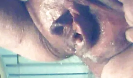 Güzel Fetiş konulu aile ici sikis kauçuk sürtük iki yağ Dicks alarak