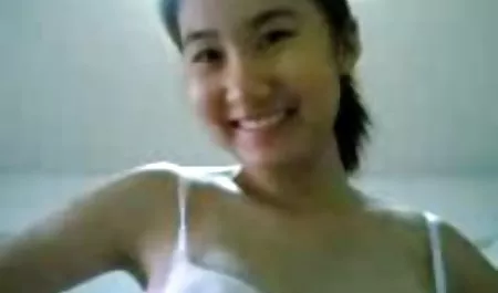 Minyon seksi Holly Mac alır liseli konulu seks çivilenmiş