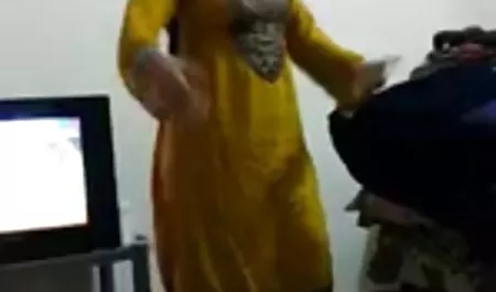 Eski komşum beni sikti erotik seks konulu