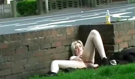 Fishnet giyen Nikki Bell konulu anne sex izle sikilir