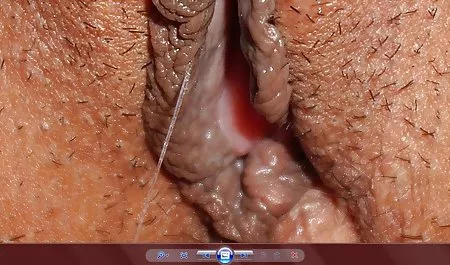 Busty kedi onun en sevdiği oyuncak konuluseksporno ile eğlendi