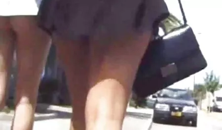 Emy Reyes banyoda konulu kısa sex inanılmaz bir Blumpkin verir