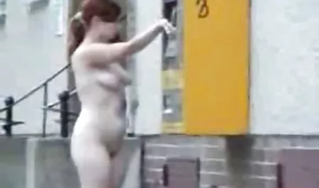 Skinny teen Lola konulu aile sex Milano büyük bir horoz alır