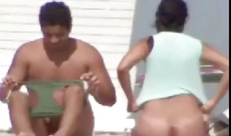 Bej iç çamaşırı ile sex türk konulu mükemmel bir kız giymek