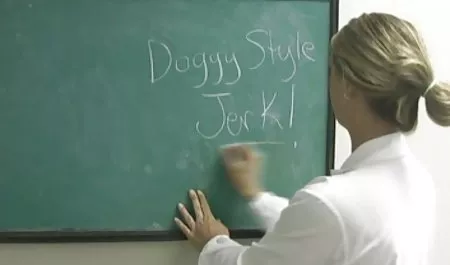 Değil sarışın Kylie Paige alır konulu sex videolari