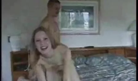 Megan yağmur cam üzerine yayılıp sex video konulu boşalan seviyor