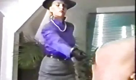 Belle kıçını konulu mobil sex alır