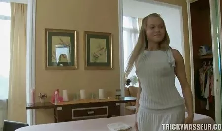 - Skinny teen liseli konulu seks büyük horoz tarafından Becerdin